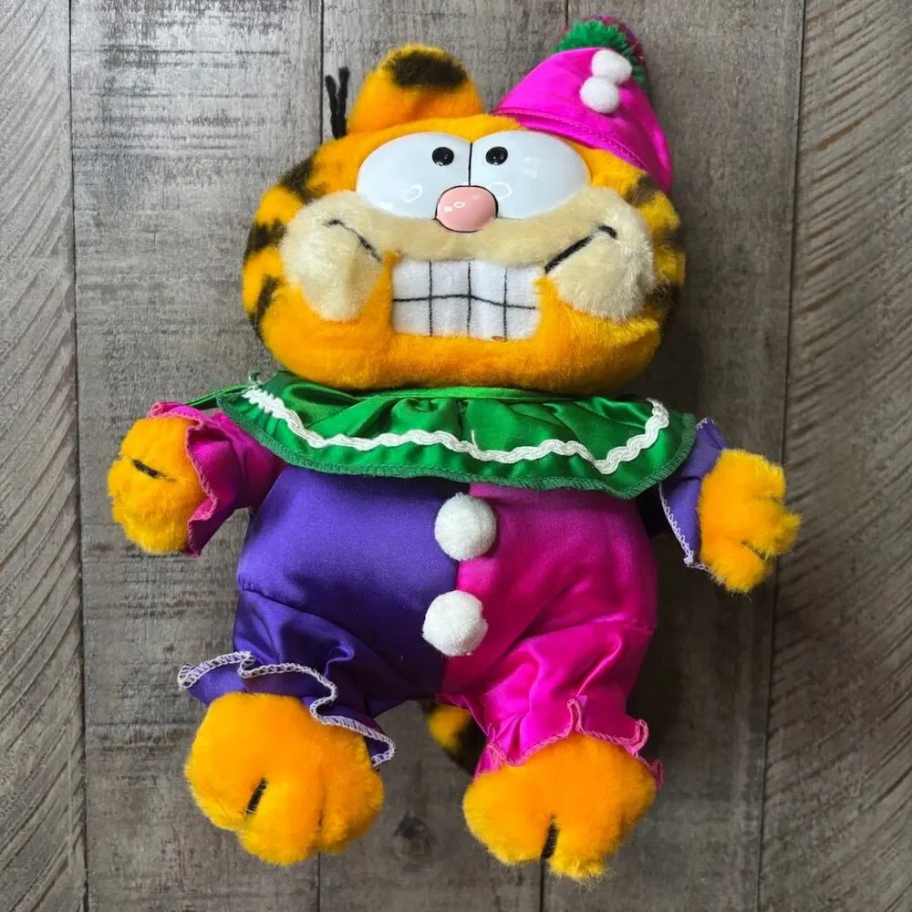 Vintage 1978 Garfield Cat Clown Jester Plush Dakin Co. Clowning Stuffed Animal